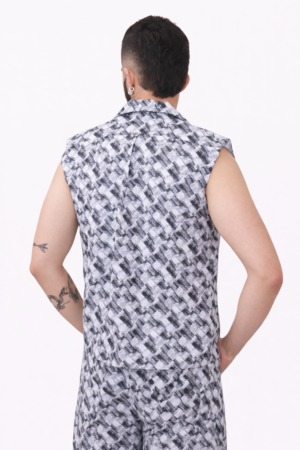 Frost Sleeveless Collar Shirt Set