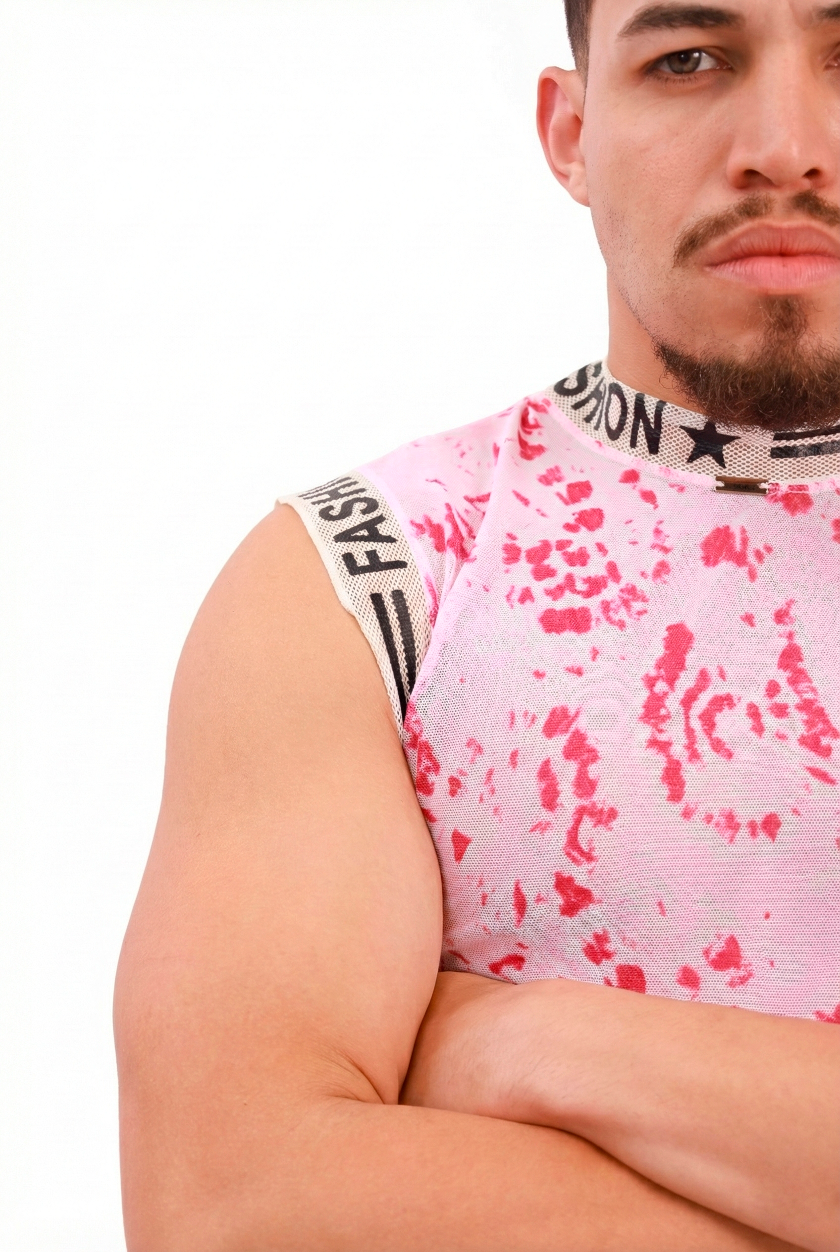 Magenta Dye Mesh Tank